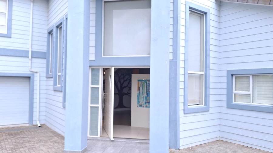 3 Bedroom Property for Sale in Boggomsbaai Western Cape
